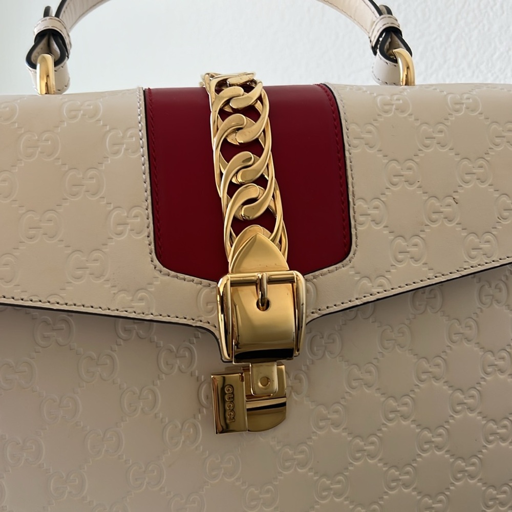 Gucci MM White and Red Leather Handbag - Picture 13 of 16